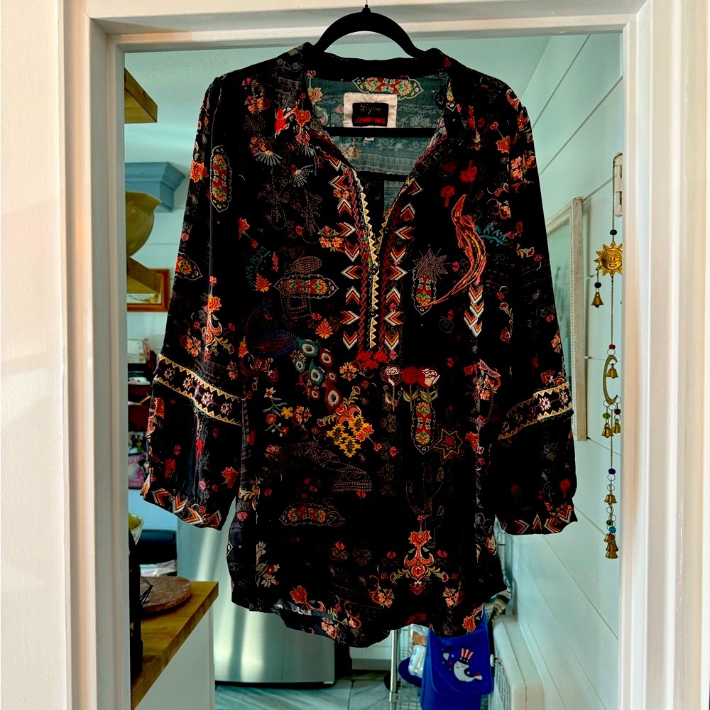 Biya JohnnyWas ~ Black Floral Embroidered Blouse 100%Silk. - Picture 4 of 7